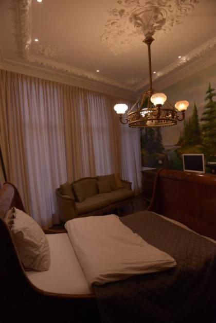 Red Light's Historic B&B - image 8