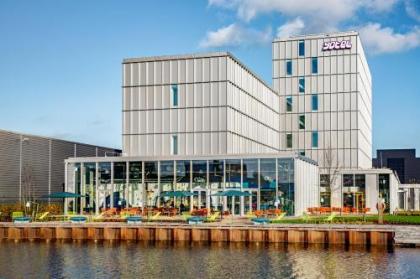 YOTEL Amsterdam - image 1