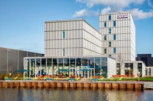 YOTEL Amsterdam - main image
