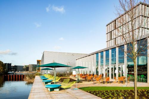 YOTEL Amsterdam - image 2