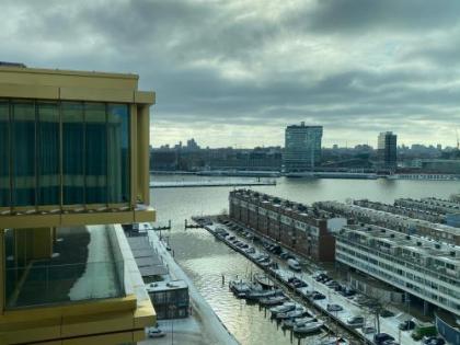 Holiday Inn Express Amsterdam - North Riverside - image 3