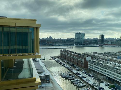 Holiday Inn Express Amsterdam - North Riverside - image 3