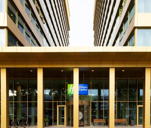 Holiday Inn Express Amsterdam - North Riverside - image 5