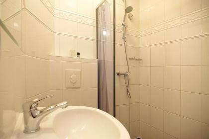 Amsterdam Hotel Parklane - image 2