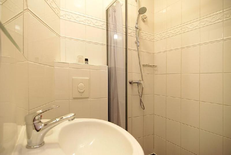 Amsterdam Hotel Parklane - image 2