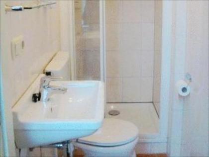 Aston City Hotel - image 2