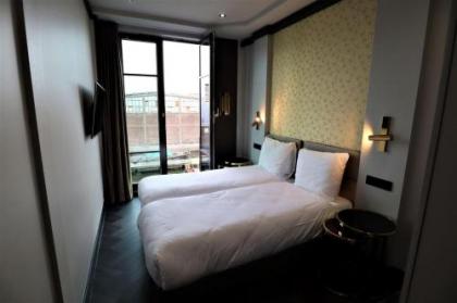 G hotel - image 2