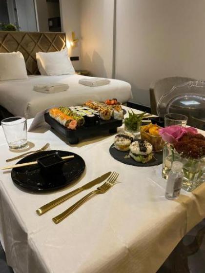 G hotel - image 4