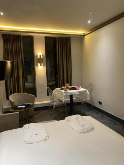 G hotel - image 8
