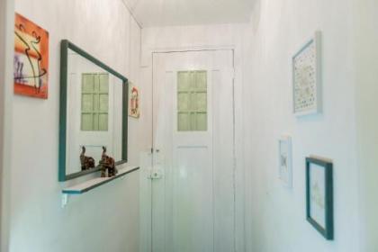 Charming 1Room Apartment in Amsterdam - image 17