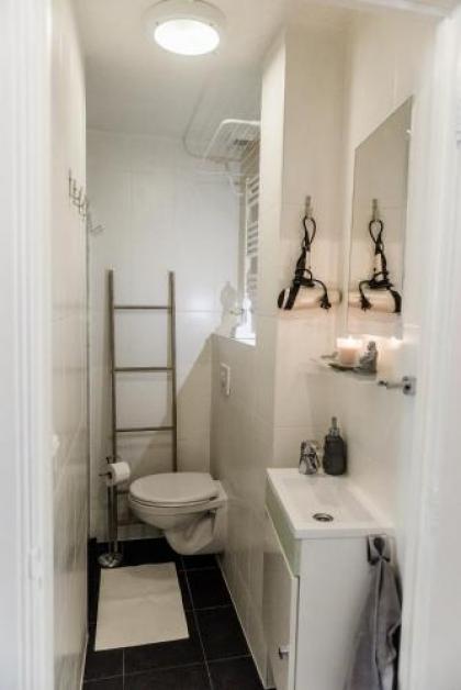 Charming 1Room Apartment in Amsterdam - image 19